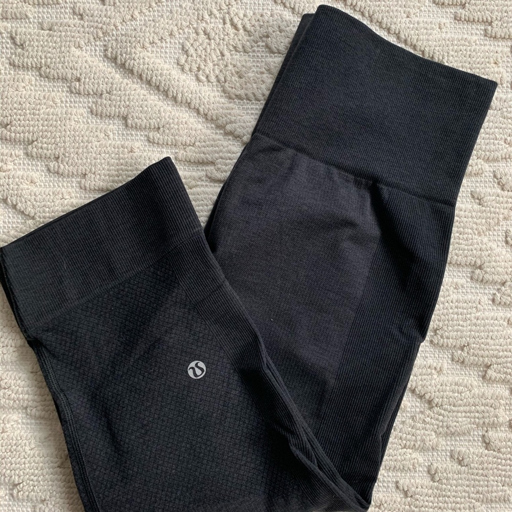 Black Lululemon Flo & Go Capris
